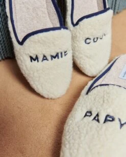 Les Chaussons Mamie Cool En Laine Bouclette - Angarde X émoi émoi -Bijoux Magasin chaussons angarde papy cool mamie cool moumoutte 3 1280x1600px