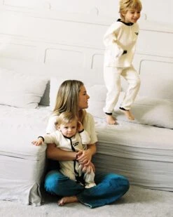 L'ensemble De Pyjama Le Grand Amour Enfant En Coton Bio - Crème -Bijoux Magasin ensemble de pyjama jules et pia le grand amour creme 1 f7f1b4d5 a31d 4381 9ebb ebbb4959f186