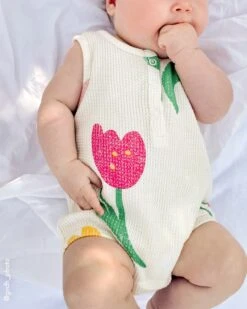 La Barboteuse Barnabé En Coton Bio - Tulipes -Bijoux Magasin la barboteuse tulipes en coton bio creme 6