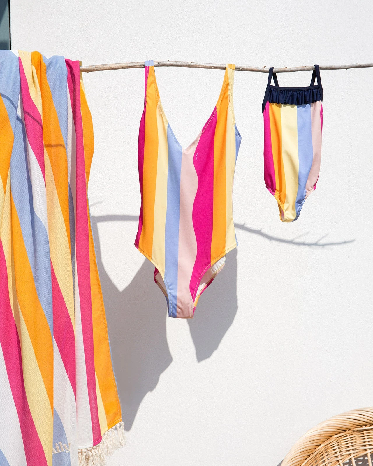 La Grande Fouta Brodée Family Love - Rainbow 9 La Grande Fouta Brodée Family Love - Rainbow – Image 7