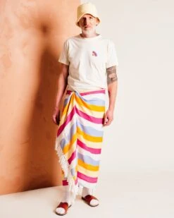 La Grande Fouta Brodée Family Love - Rainbow 15 La Grande Fouta Brodée Family Love - Rainbow -Bijoux Magasin la fouta brodee family love en coton bio rainbow 10