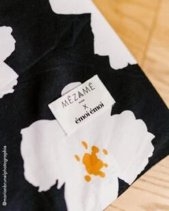 La Housse Imprimée Anémones Maxi - Mèzamé X émoi émoi - Nuit -Bijoux Magasin la housse imprimee anemones maxi mezame x emoi emoi nuit 4