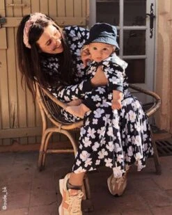 La Jupe Plissée Adèle Femme - Anémones Bleu Nuit 22 La Jupe Plissée Adèle Femme - Anémones Bleu Nuit -Bijoux Magasin la jupe plissee adele femme anemones blueberry 1