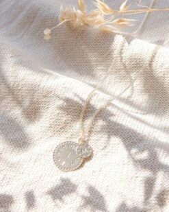 La Médaille Initiale - Argentée - 10mm -Bijoux Magasin la medaille initiale 10 mm argentee emoi emoi 8