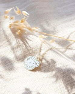 La Médaille Initiale - Argentée - 20mm -Bijoux Magasin la medaille initiale 20 mm argentee emoi emoi 7 8fea1879 bc4d 4db0 8e47 b4a71f713f2c