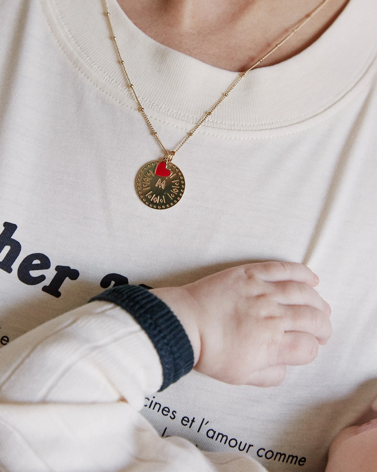 La Médaille Initiale - Dorée à L'or Fin 24 Carats - 20mm 12 La Médaille Initiale - Dorée à L'or Fin 24 Carats - 20mm – Image 10