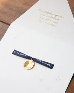 La Médaille Initiale Précieuse - 20 Mm - En Vermeil - Argent Et Or 24 Carats 20 La Médaille Initiale Précieuse - 20 Mm - En Vermeil - Argent Et Or 24 Carats -Bijoux Magasin la medaille initiale precieuse 20 mm en vermeil argent et or 24 carats emoi emoi 7