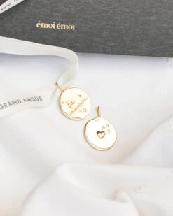 La Médaille Précieuse Seule Fée Marraine - En Vermeil - 17mm 19 La Médaille Précieuse Seule Fée Marraine - En Vermeil - 17mm -Bijoux Magasin la medaille precieuse fee marraine dore 17 mm 2