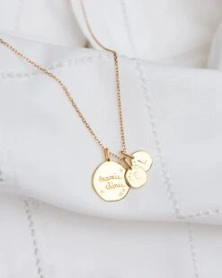 La Médaille Précieuse Seule Mamie Chérie - En Vermeil - 17mm -Bijoux Magasin la medaille precieuse mamie cherie dore 17 mm 11