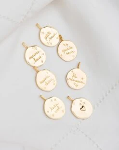 La Médaille Précieuse Seule Petite Sœur - En Vermeil - 17mm -Bijoux Magasin la medaille precieuse petite soeur dore 17 mm 3