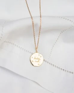 La Médaille Précieuse Seule Tata Cool - En Vermeil - 17mm -Bijoux Magasin la medaille precieuse tata cool 17 mm dore 14 77e827d8 2d45 4dda 8b53 8360e3d01831