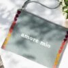 La Pochette Brodée Amore Mio - Vert D'eau 2 La Pochette Brodée Amore Mio - Vert D'eau -Bijoux Magasin la pochette brodee amore mio vert deau emoi emoi 2