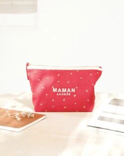 La Pochette Brodée Maman Adorée Rouge -Bijoux Magasin la pochette brodee maman adoree rouge emoi emoi 4