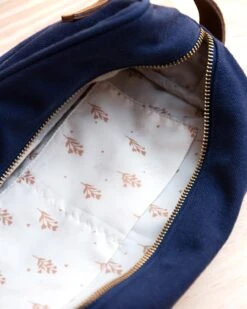 La Trousse De Toilette Brodée Maman Cool - Charbon -Bijoux Magasin la trousse de toilette brodee maman cool charbon emoi emoi 2