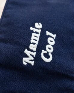 La Trousse De Toilette Brodée Mamie Cool - Charbon -Bijoux Magasin la trousse de toilette brodee mamie cool charbon emoi emoi 6