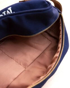 La Trousse De Toilette Brodée Très Beau Papa - Charbon -Bijoux Magasin la trousse de toilette brodee tres beau papa charbon emoi emoi 3