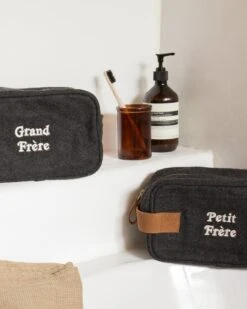 La Trousse De Toilette Grand Frère En Laine - Gris Anthracite -Bijoux Magasin la trousse de toilette grand frere en laine gris anthracite 2