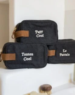 La Trousse De Toilette Tonton Cool En Laine - Gris Anthracite -Bijoux Magasin la trousse de toilette tonton cool en laine gris anthracite 2