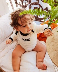 Le Body Le Grand Amour En Coton Bio - Crème -Bijoux Magasin le body le grand amour en coton bio creme emoi emoi