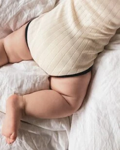 Le Body Le Grand Amour Et Le Pantalon - Crème 21 Le Body Le Grand Amour Et Le Pantalon - Crème -Bijoux Magasin le body le grand amour en coton bio creme emoi emoi 1 5a0ae605 4fcb 405c 9a0d 3ba382731111