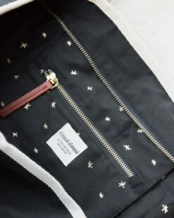 Le Cabas Brodé La Vie Est Belle En Famille Bleu Nuit -Bijoux Magasin le cabas brode la vie est belle en famille bleu nuit emoi emoi 5