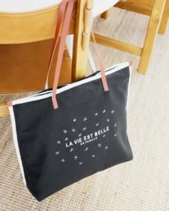 Le Cabas Brodé La Vie Est Belle En Famille Bleu Nuit