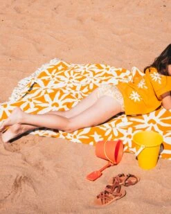 Le Caftan Brodé Pâquerettes Enfant - Mangue -Bijoux Magasin le caftan brode paquerettes enfant mangue emoi emoi 7