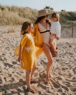 Le Caftan Brodé Pâquerettes Enfant - Mangue -Bijoux Magasin le caftan brode paquerettes enfant mangue 7