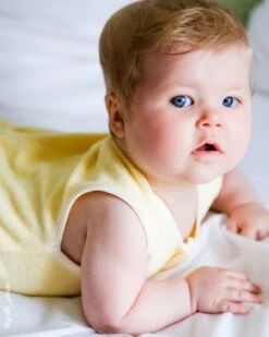 La Mini Combinaison Baby Bird En éponge - Vanille 15 La Mini Combinaison Baby Bird En éponge - Vanille -Bijoux Magasin le combinaison brodee baby sun bird en coton bio vanille 6