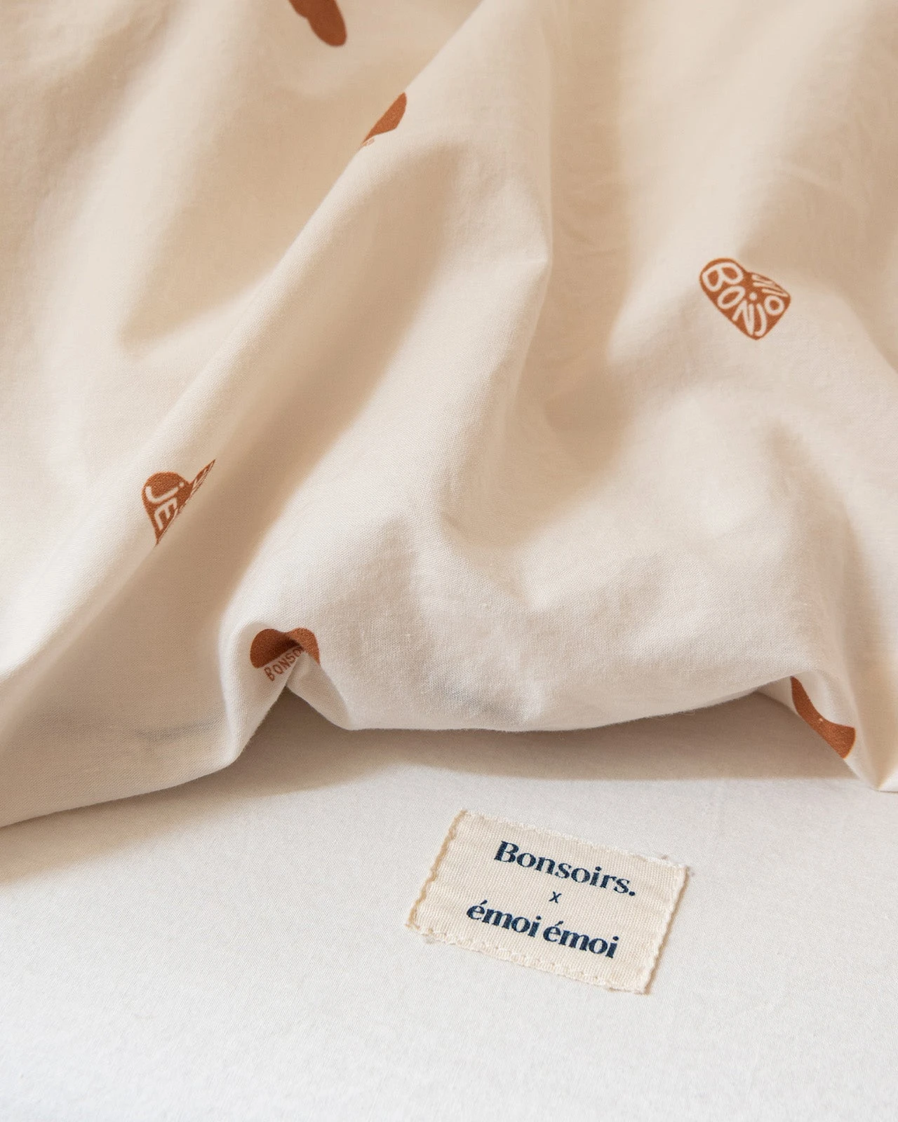 Uni Le Drap Housse Simple Crème - Bonsoirs X émoi émoi 4 Uni Le Drap Housse Simple Crème - Bonsoirs X émoi émoi – Image 2