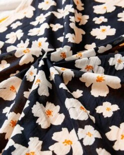 Le Foulard Anémones En Coton - Bleu Nuit -Bijoux Magasin le foulard anemones en coton blueberry 5