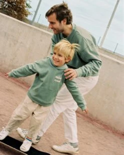 Le Hoodie Brodé Mini Cool En Coton Bio - Olive 14 Le Hoodie Brodé Mini Cool En Coton Bio - Olive -Bijoux Magasin le hoodie brode mini cool en coton bio olive 5