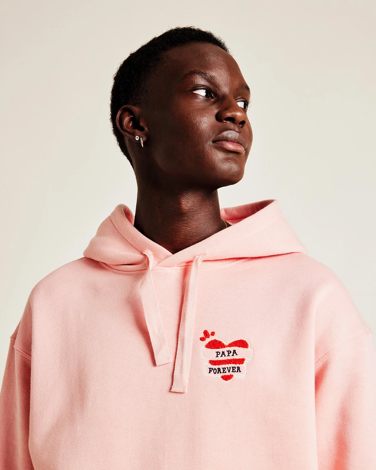 Le Hoodie Brodé Papa Forever Homme En Coton Bio - Rose 6 Le Hoodie Brodé Papa Forever Homme En Coton Bio - Rose – Image 4