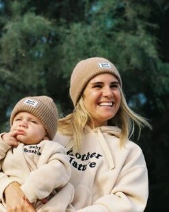Le Hoodie Mother Nature Et La Mini Combi Baby Sunshine -Bijoux Magasin le hoodie mother nature en polaire recyclee beige 3 76940780 b4a1 41a7 ae2f 009256e83b4e