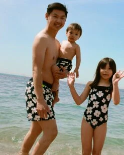 Le Maillot Une Pièce Anémones Enfant - Gili's X émoi émoi 18 Le Maillot Une Pièce Anémones Enfant - Gili's X émoi émoi -Bijoux Magasin le maillot une piece anemones enfant gilis x emoi emoi 2