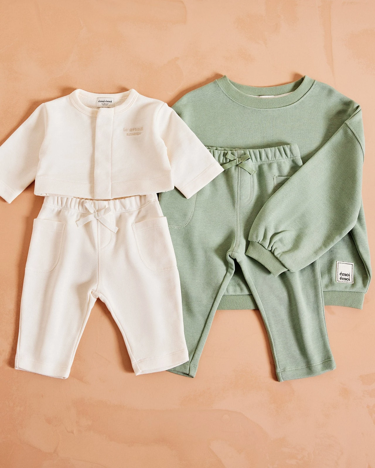 Le Pantalon Lars En Coton Bio - Olive 9 Le Pantalon Lars En Coton Bio - Olive – Image 7