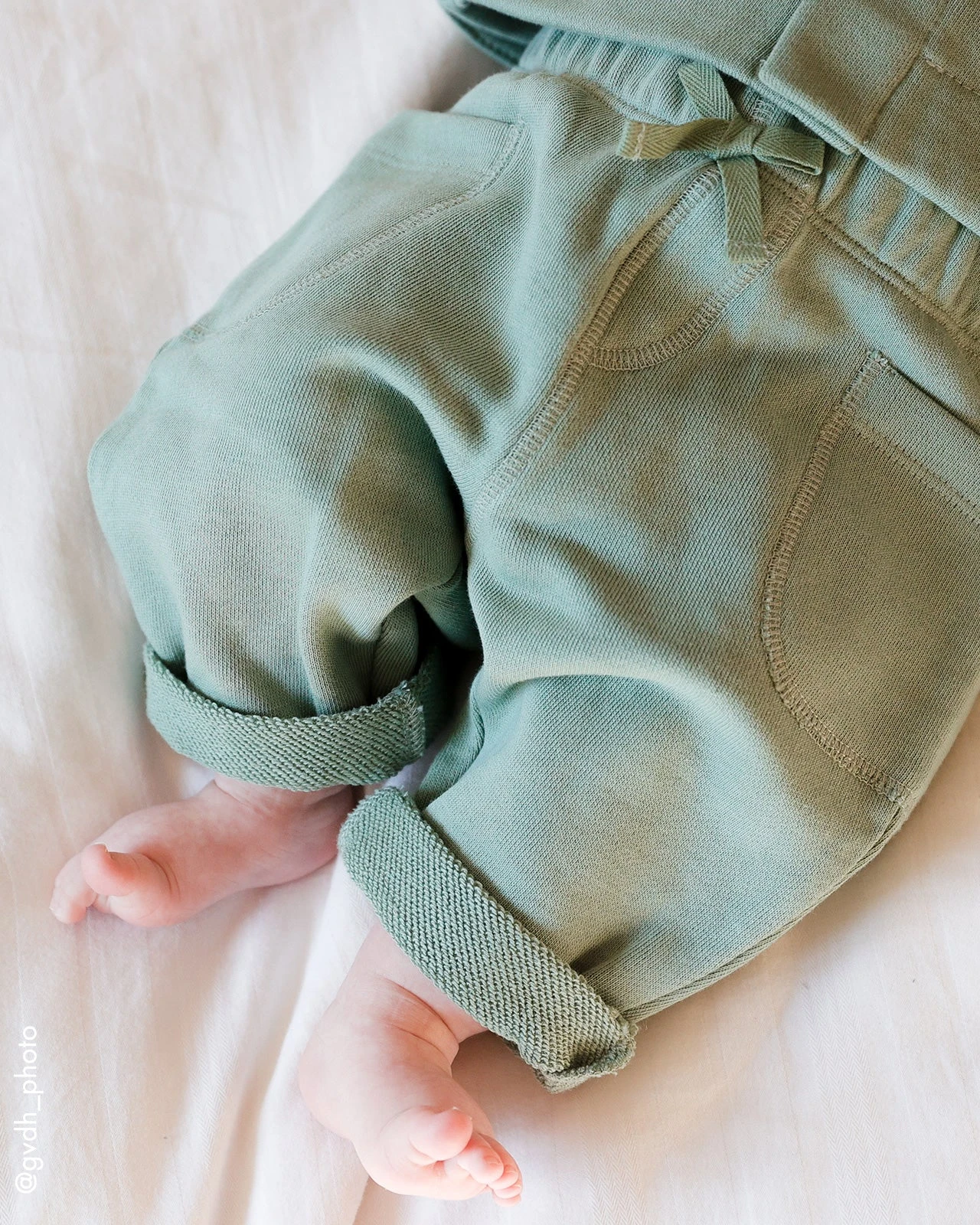 Le Pantalon Lars En Coton Bio - Olive 4 Le Pantalon Lars En Coton Bio - Olive – Image 2