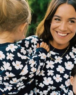 Le Sweat Sammy En Coton Bio - Anémones Bleu Nuit -Bijoux Magasin le pantalon de jogging pauline en coton bio anemones bleu nuit 1 30acaa07 c36f 4190 8594 a93a5777a17a