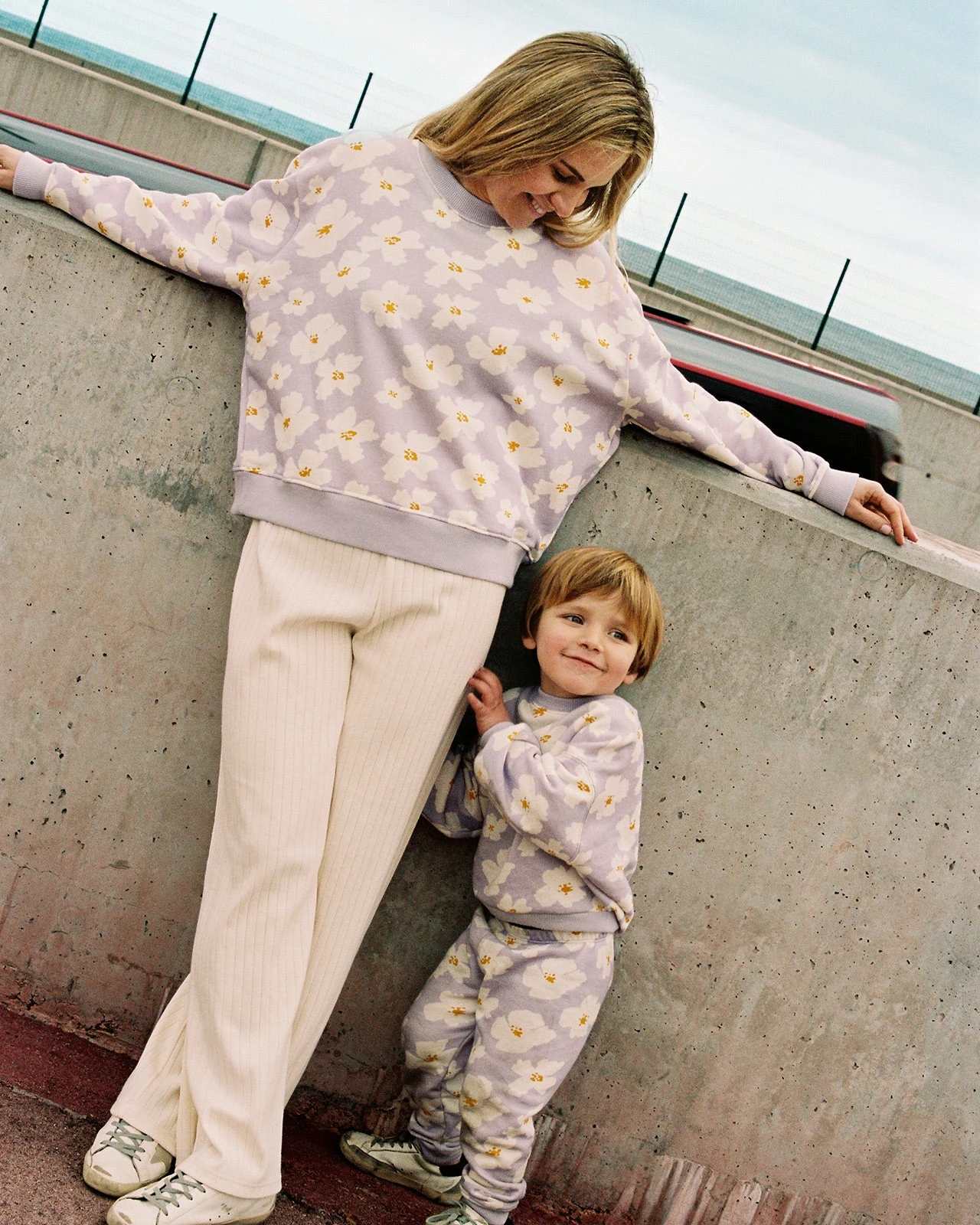 Le Sweat Sam En Coton Bio - Anémones Lilas 8 Le Sweat Sam En Coton Bio - Anémones Lilas – Image 6