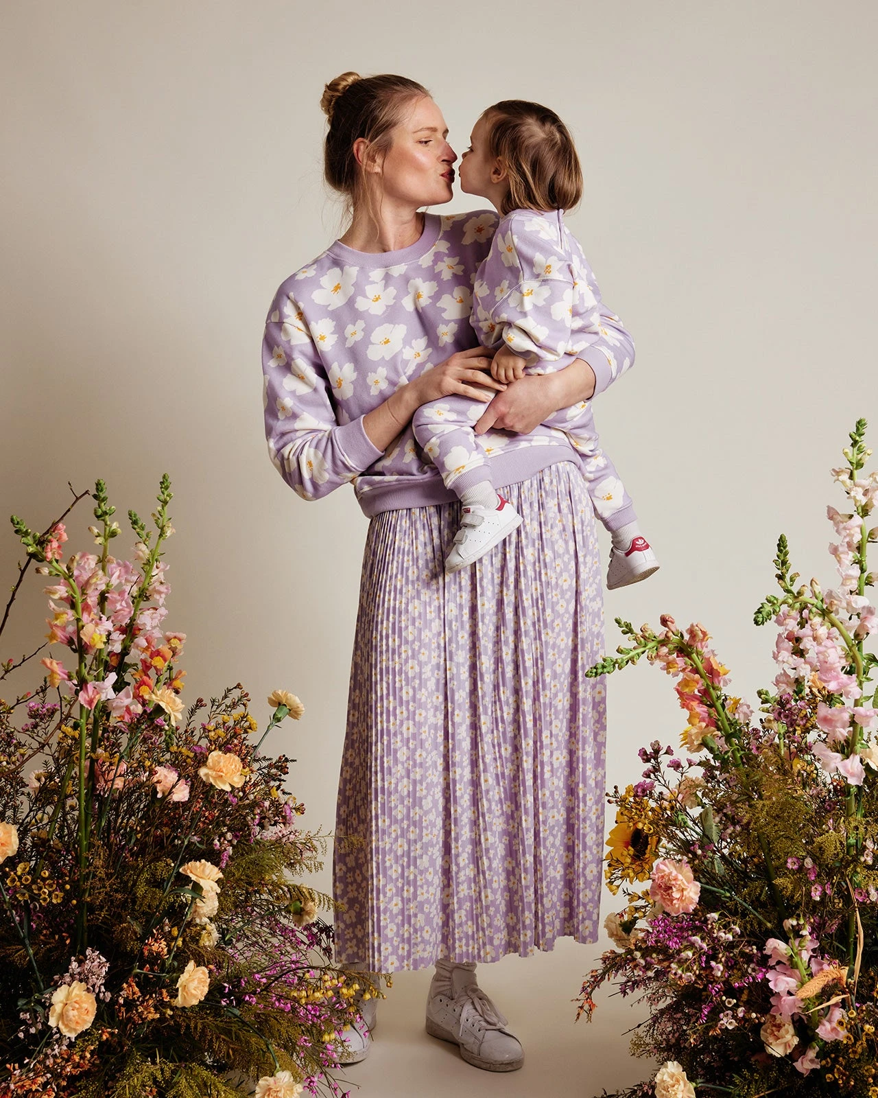 Le Sweat Scarlett En Coton Bio - Anémones Lilas 11 Le Sweat Scarlett En Coton Bio - Anémones Lilas – Image 9