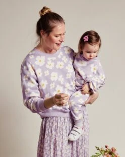 Le Sweat Scarlett En Coton Bio - Anémones Lilas 17 Le Sweat Scarlett En Coton Bio - Anémones Lilas -Bijoux Magasin le sweat anemones maxi femme en coton bio lilas 6