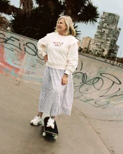 Le Sweat Club Mamie Love En Coton Bio - Crème -Bijoux Magasin le sweat brode mamie love en coton bio creme 1 a9c10d56 6b1e 4fda a86f b25ad3bf9d34