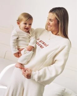 Le Duo De Sweats Le Grand Amour - Allaitement X Mini -Bijoux Magasin le sweat dallaitement brode le grand amour en polaire recyclee creme 6 62e1a3d8 28da 4067 b6fb 1e0df671889a
