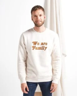 Le Sweat We Are Family Homme En Coton Bio - Beige Chiné -Bijoux Magasin le sweat en coton bio we are family homme beige chine emoi emoi 4