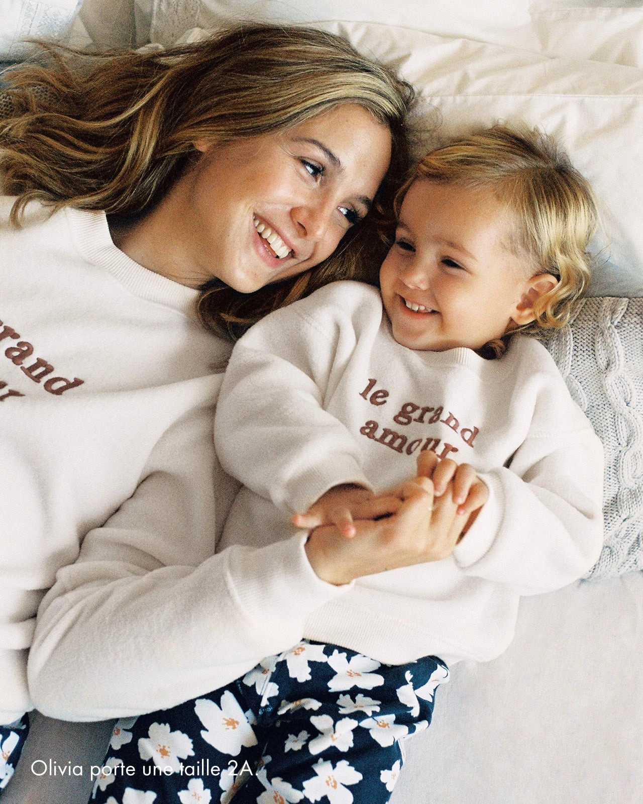 Le Sweat Le Grand Amour Enfant En Polaire Recyclée - Crème 11 Le Sweat Le Grand Amour Enfant En Polaire Recyclée - Crème – Image 9
