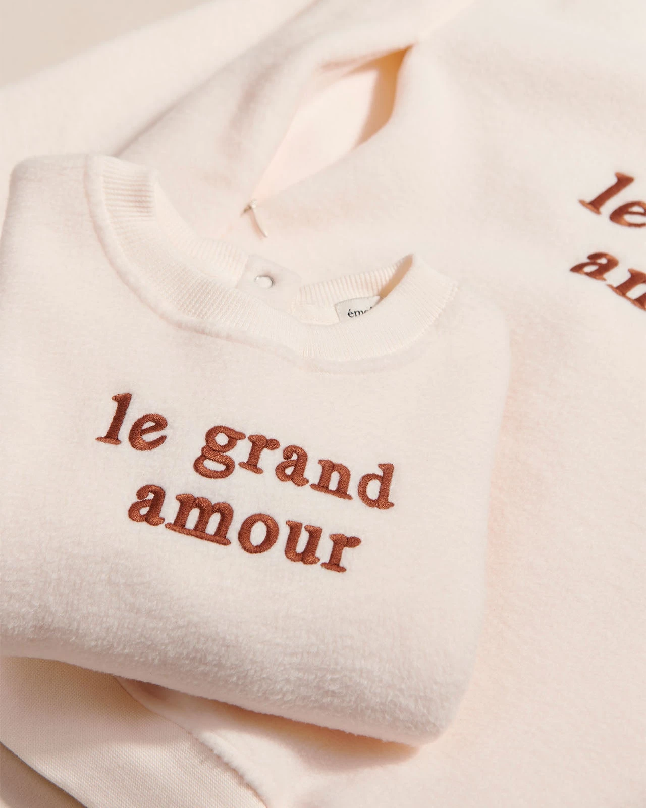 Le Duo De Sweats Le Grand Amour Femme / Enfant En Polaire Recyclée - Crème 13 Le Duo De Sweats Le Grand Amour Femme / Enfant En Polaire Recyclée - Crème – Image 11