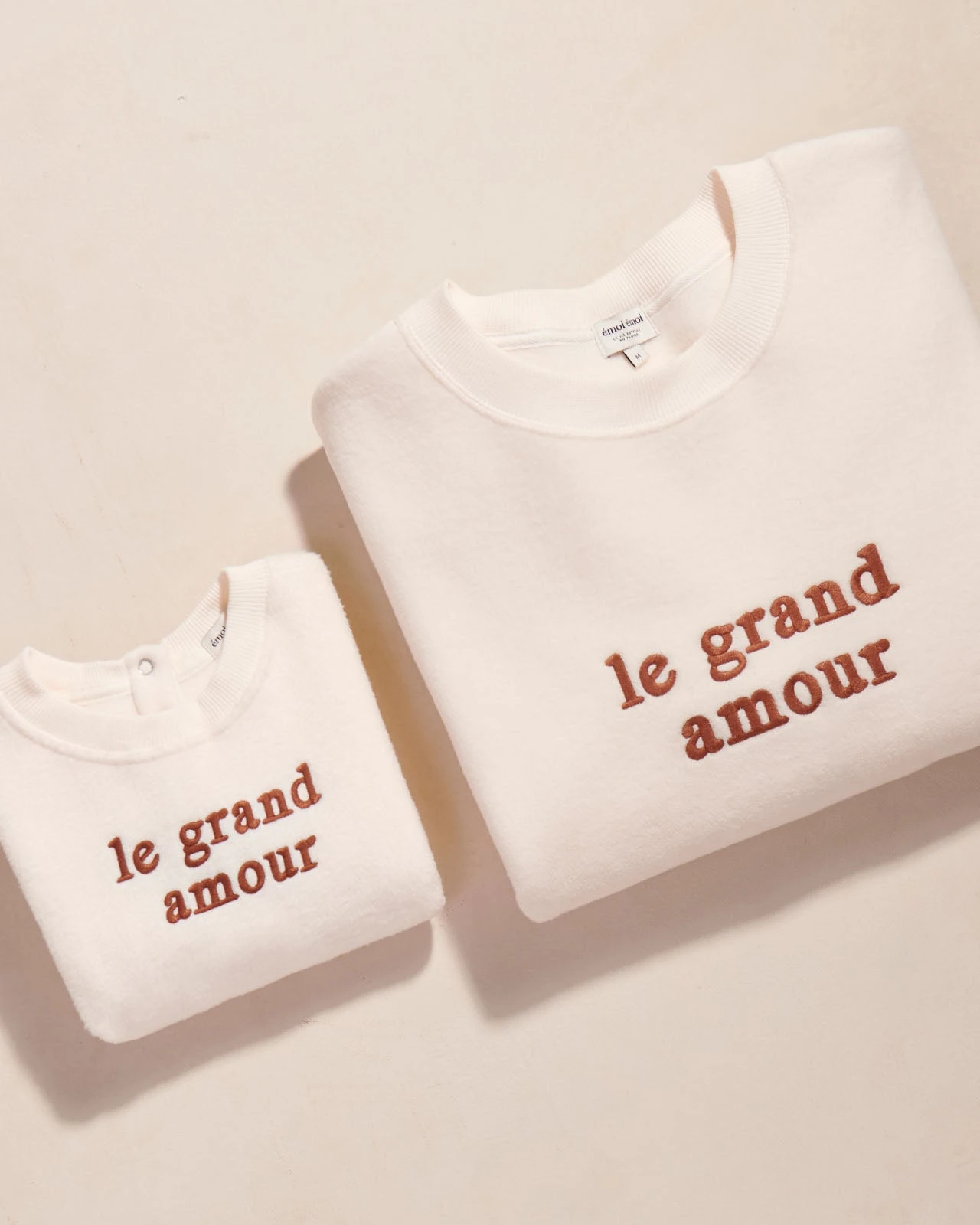 Le Sweat Le Grand Amour Enfant En Polaire Recyclée - Crème 8 Le Sweat Le Grand Amour Enfant En Polaire Recyclée - Crème – Image 6
