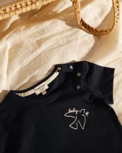 Le T-shirt Brodé Baby Bird En Coton Bio - Charbon 14 Le T-shirt Brodé Baby Bird En Coton Bio - Charbon -Bijoux Magasin le t shirt brode baby bird en coton bio charbon emoi emoi 13