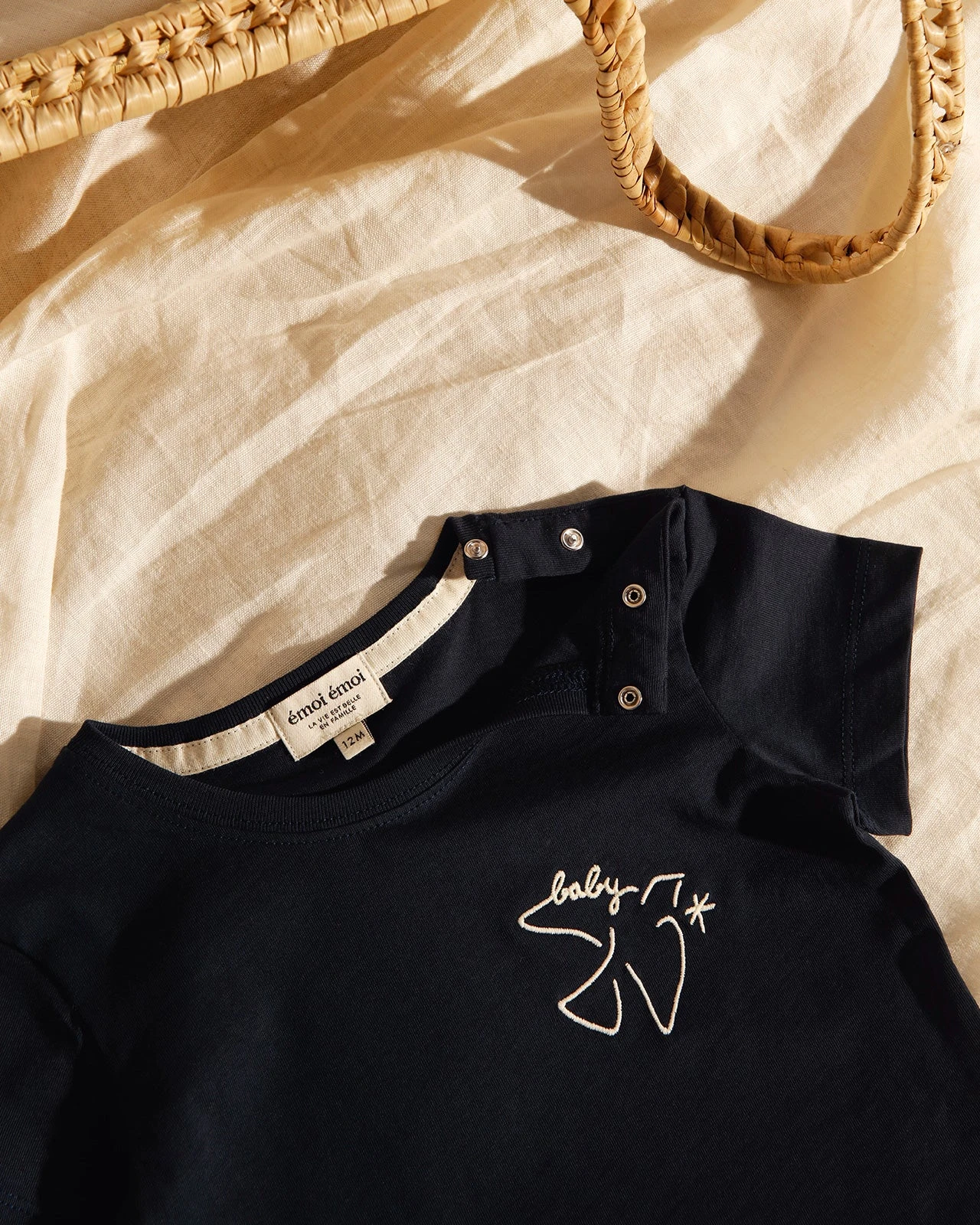 Le T-shirt Brodé Baby Bird En Coton Bio - Charbon 6 Le T-shirt Brodé Baby Bird En Coton Bio - Charbon – Image 4