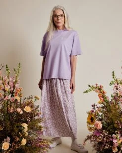 Le T-shirt Brodé Mamie Flower En Coton Bio - Lilas 15 Le T-shirt Brodé Mamie Flower En Coton Bio - Lilas -Bijoux Magasin le t shirt brode mamie flower en coton bio lilas 10